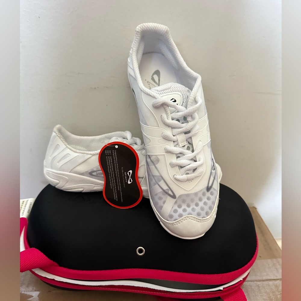 NFINITY VENGEANCE cheer shoes. Size 6. BRAND NEW with tags and case. Never worn!